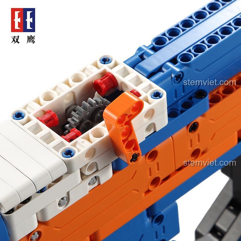 Cận cảnh cơ chế bên trong của mô hình súng P90 CaDA C81003, đồ chơi lắp ráp Double Eagle 81003 với tính năng bắn chun.