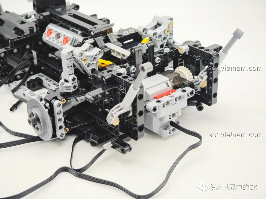 Quá trình lắp ráp bộ đồ chơi CaDA Mercedes-AMG ONE C61503