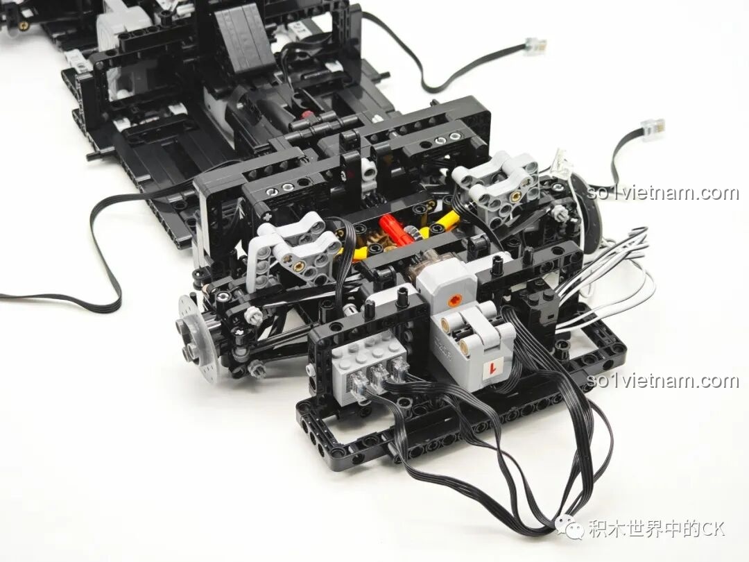 Quá trình lắp ráp bộ đồ chơi CaDA Mercedes-AMG ONE C61503