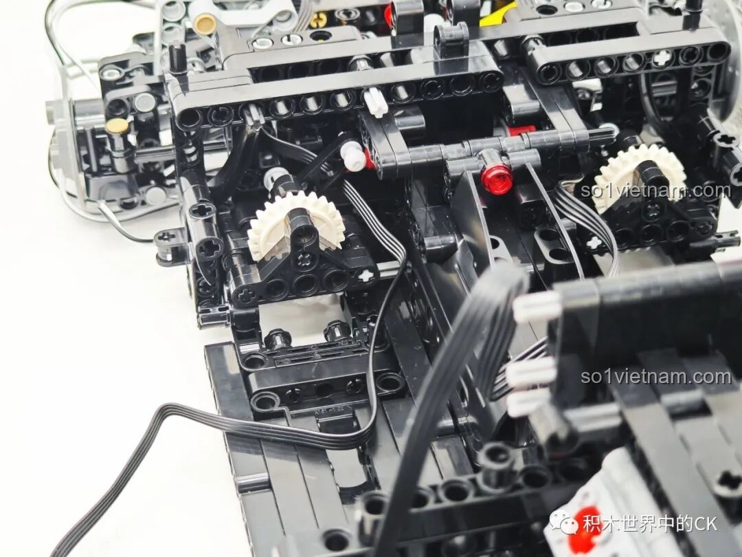 Quá trình lắp ráp bộ đồ chơi CaDA Mercedes-AMG ONE C61503