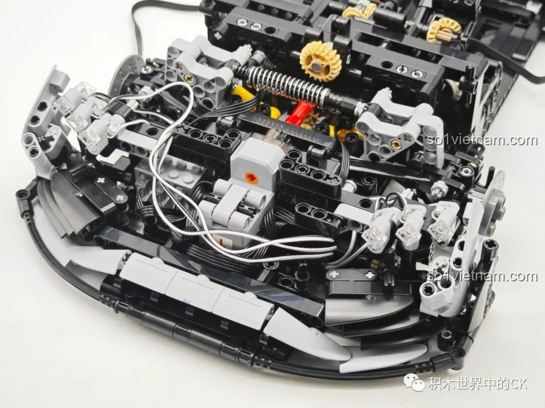 Quá trình lắp ráp bộ đồ chơi CaDA Mercedes-AMG ONE C61503