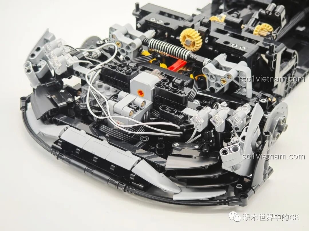 Quá trình lắp ráp bộ đồ chơi CaDA Mercedes-AMG ONE C61503