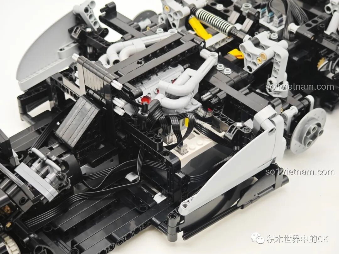 Quá trình lắp ráp bộ đồ chơi CaDA Mercedes-AMG ONE C61503