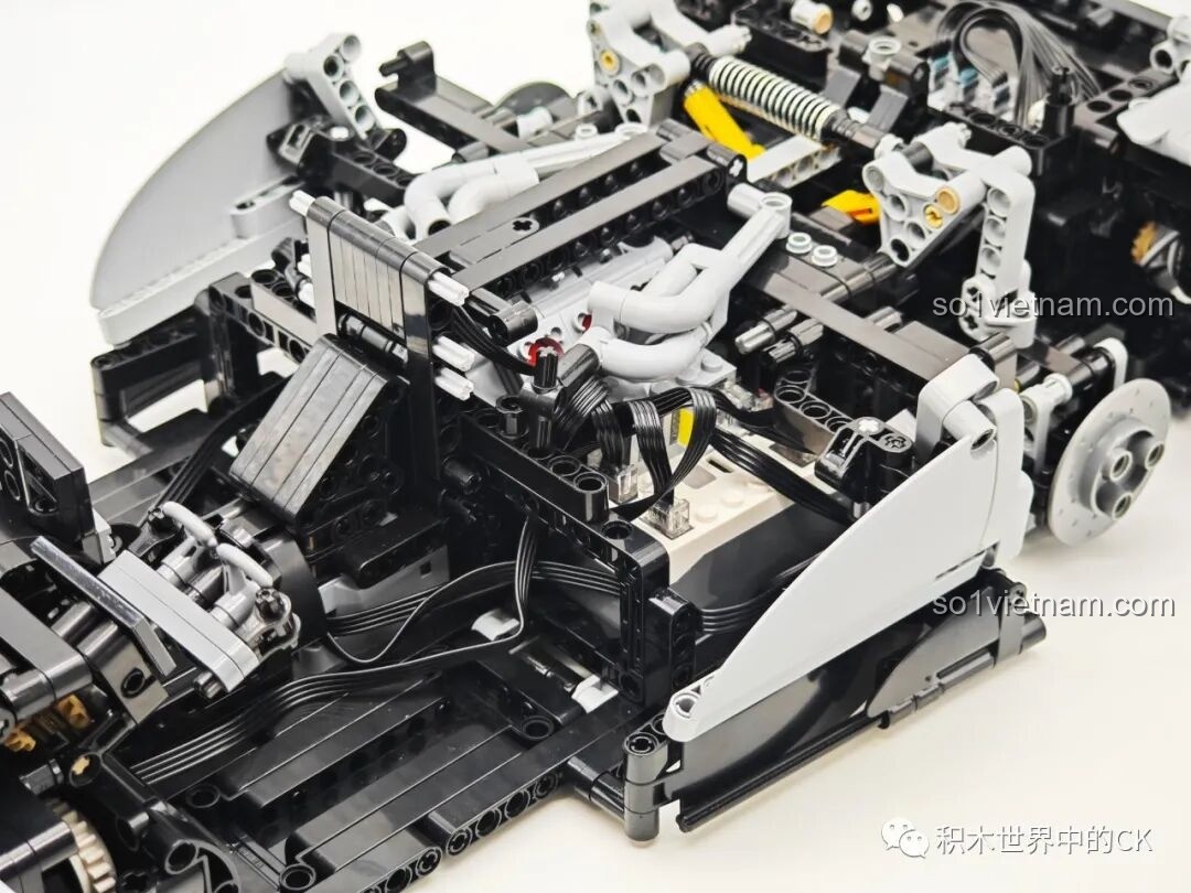 Quá trình lắp ráp bộ đồ chơi CaDA Mercedes-AMG ONE C61503