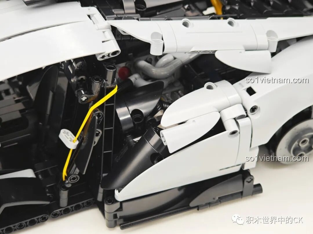 Quá trình lắp ráp bộ đồ chơi CaDA Mercedes-AMG ONE C61503