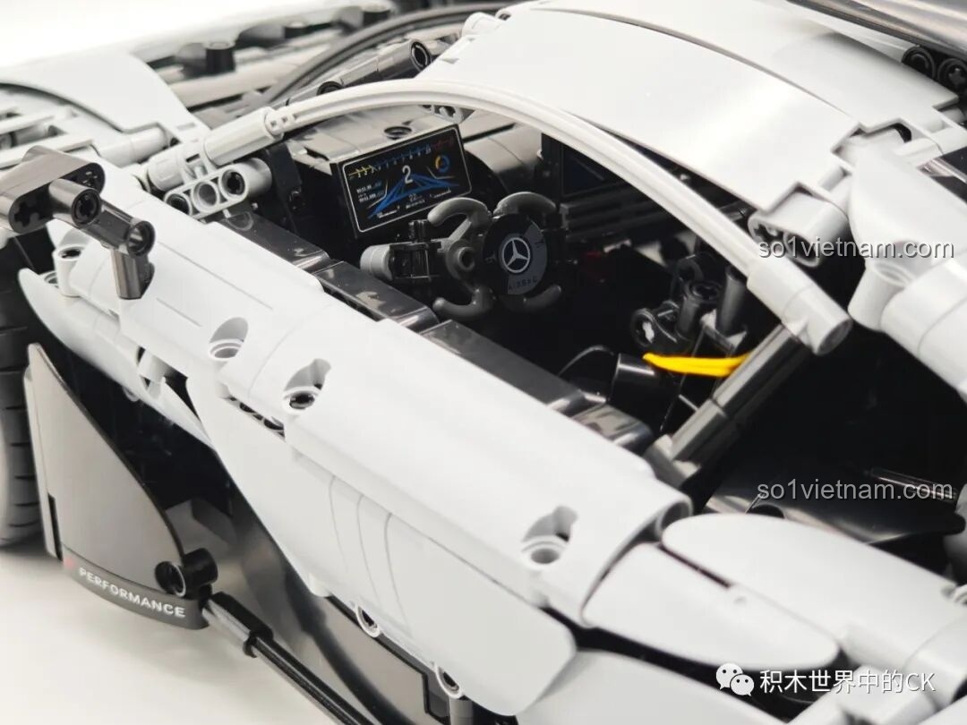 Quá trình lắp ráp bộ đồ chơi CaDA Mercedes-AMG ONE C61503