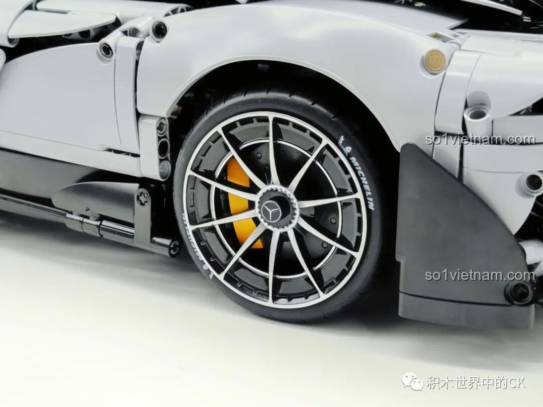 Quá trình lắp ráp bộ đồ chơi CaDA Mercedes-AMG ONE C61503