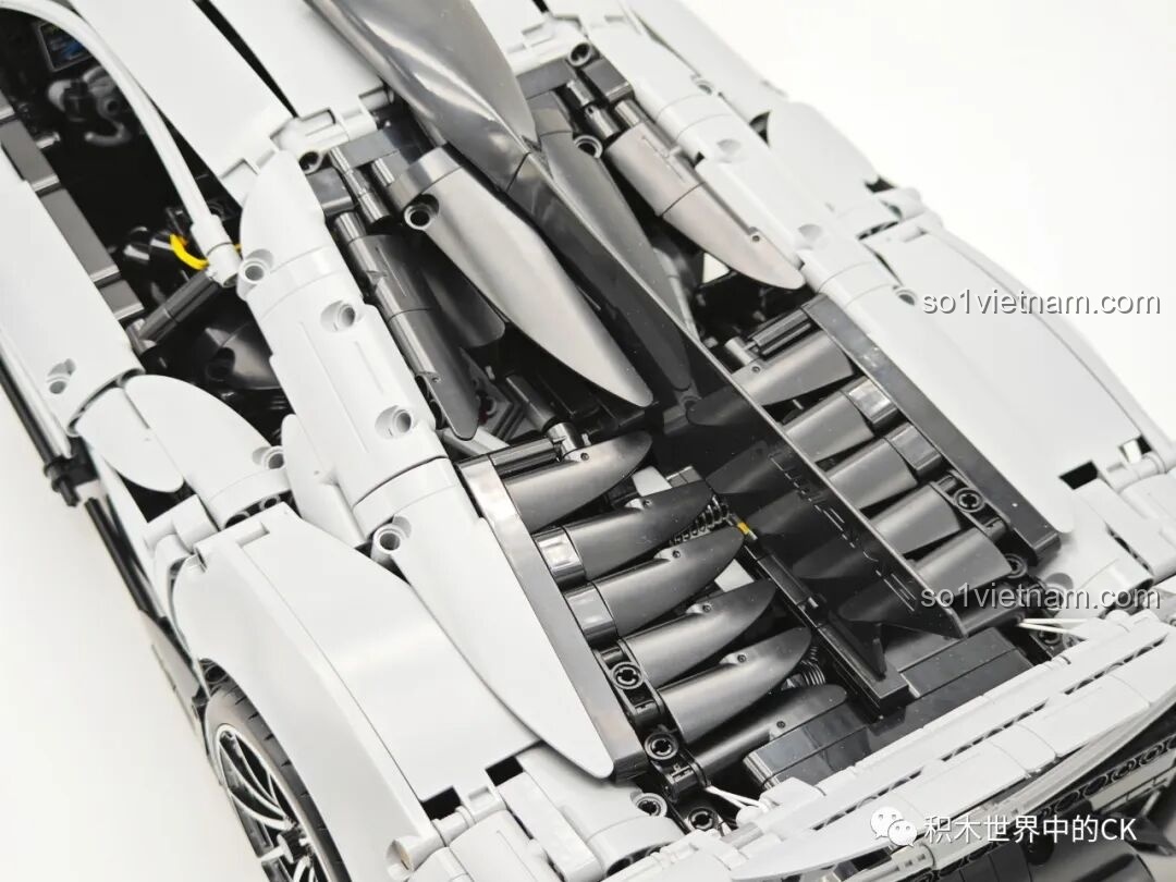 Quá trình lắp ráp bộ đồ chơi CaDA Mercedes-AMG ONE C61503