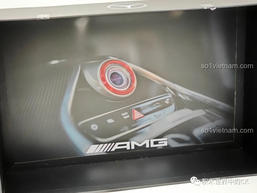 Cận cảnh nội thất xe CaDA Mercedes-AMG ONE C61503 với nút khởi động 