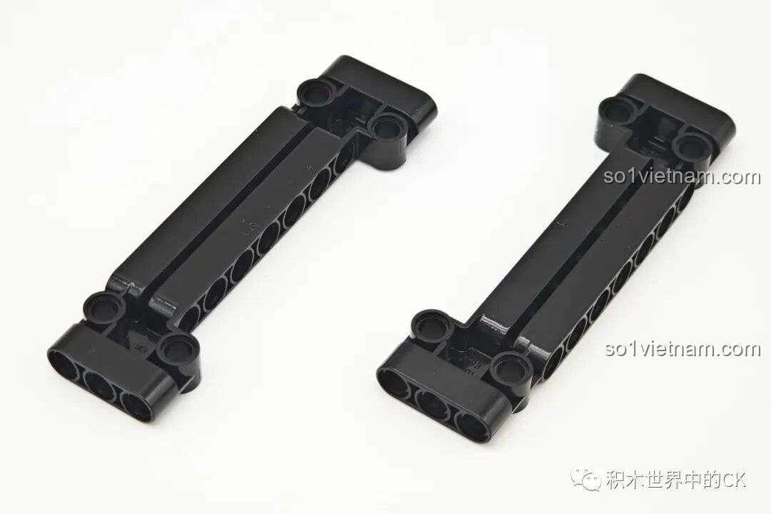 Các mảnh ghép độc đáo của bộ lắp ráp CaDA Mercedes-AMG ONE C61503