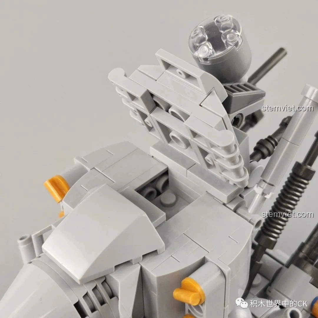 Cận cảnh chi tiết nắp mở trên thân xe tăng SV-001/II Hợp Kim Đầu Metal Slug 2 của CaDA SY 1627.