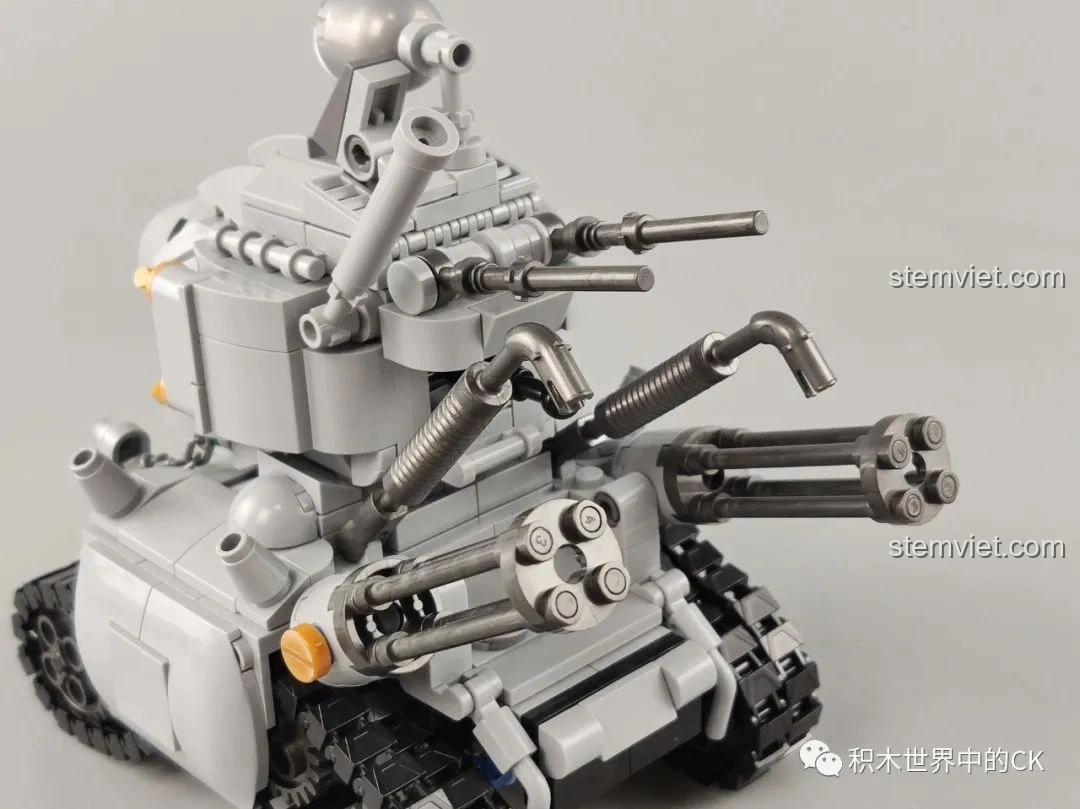 Cận cảnh chi tiết các khẩu súng máy gắn bên hông của mô hình xe tăng CaDA SY 1627.