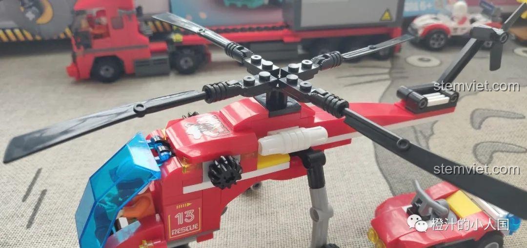 Cảm nhận CAYI 2603 Máy bay cứu hộ trên không với chi tiết cánh quạt chính có thể xoay được.