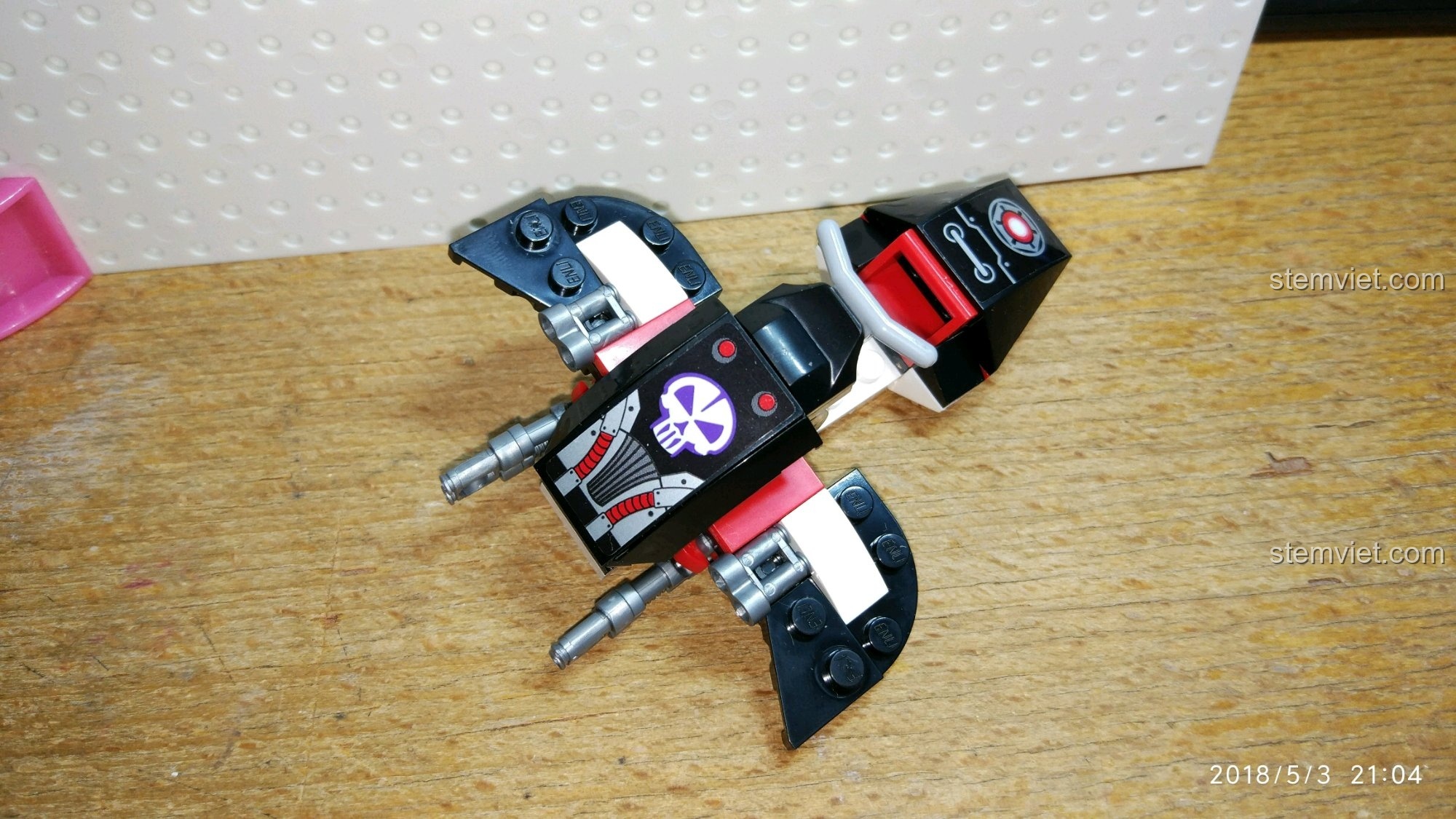 Góc nhìn khác của mô tô bay phản diện Enlighten 2714, cảm nhận Enlighten 2716 Máy bay không gian