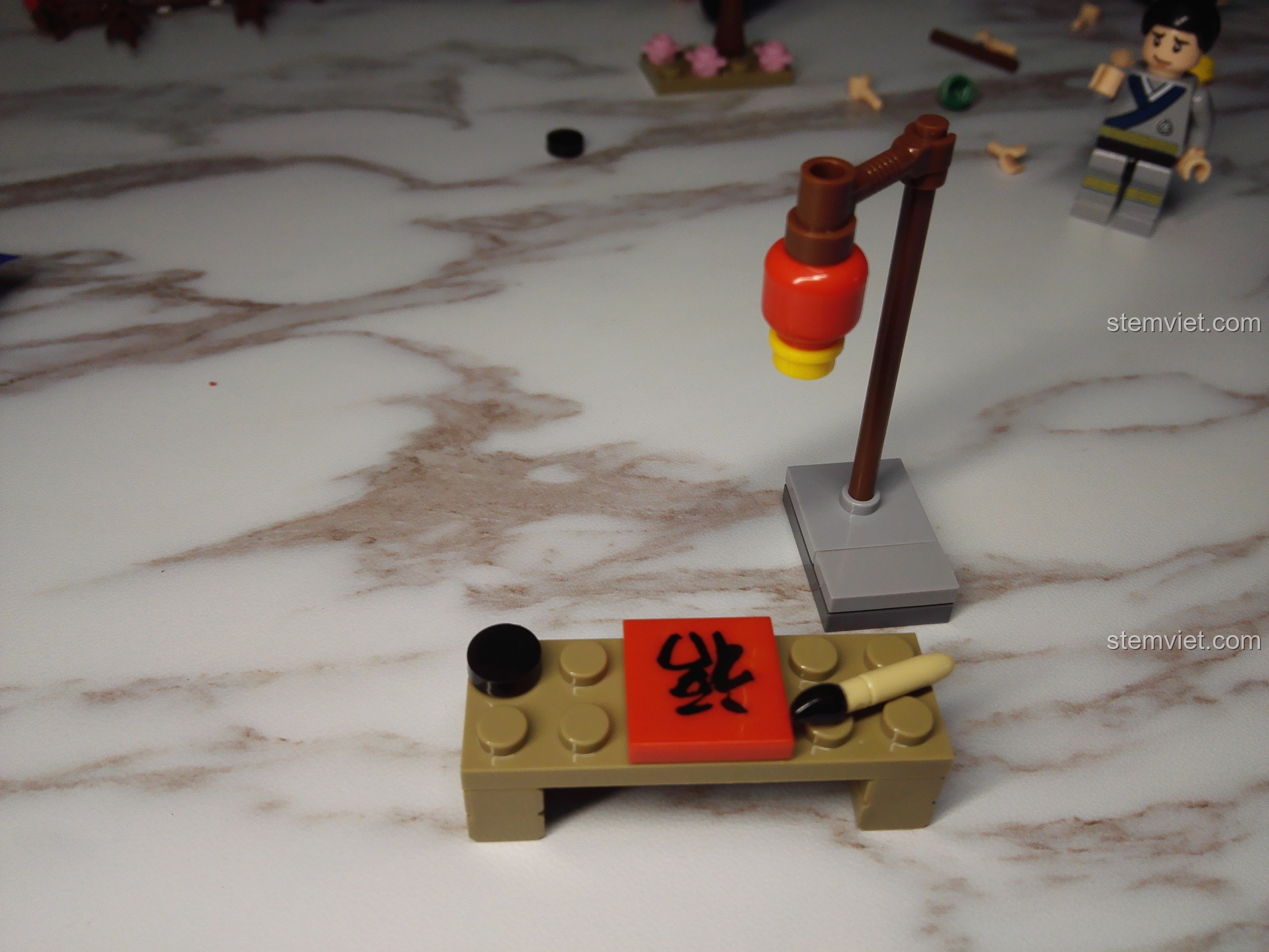 Mặt sau của minifigure Lý Đại Chủy trong bộ KAZI KY5006.