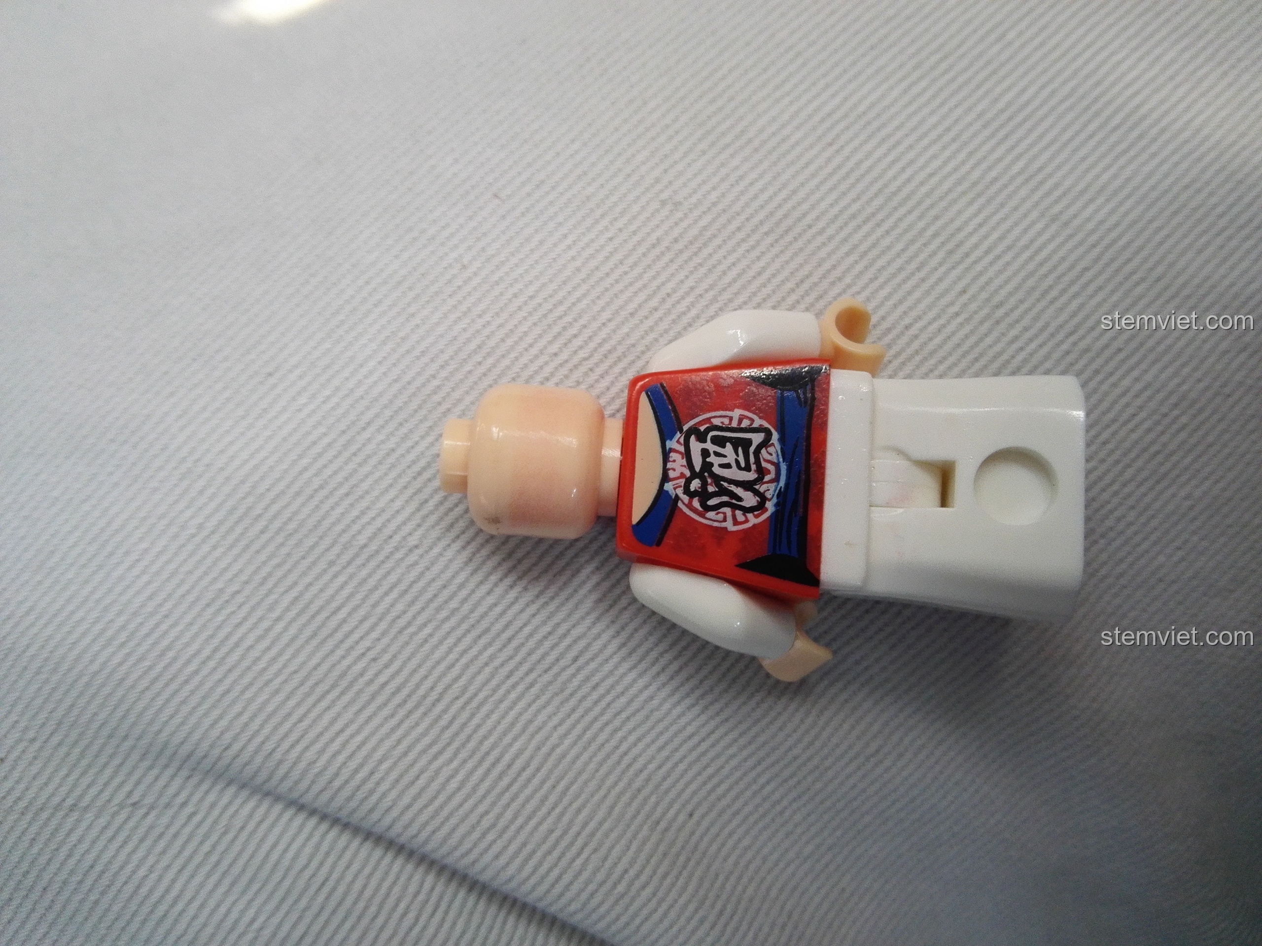 Mặt sau của minifigure Quách Phù Dung trong bộ KAZI KY5006.