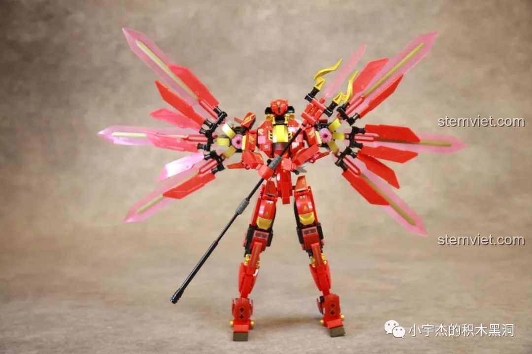 Sự kết hợp hoàn hảo giữa hai mô hình robot Sluban M38-B1152 và M38-B1120, thể hiện tính tương thích và khả năng trưng bày cùng nhau.