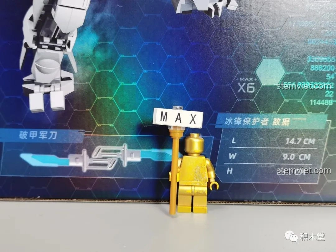 Chi tiết thông số kích thước của Robot Băng Phong Bảo Vệ Sluban M38-B1151 được in trên hộp sản phẩm.