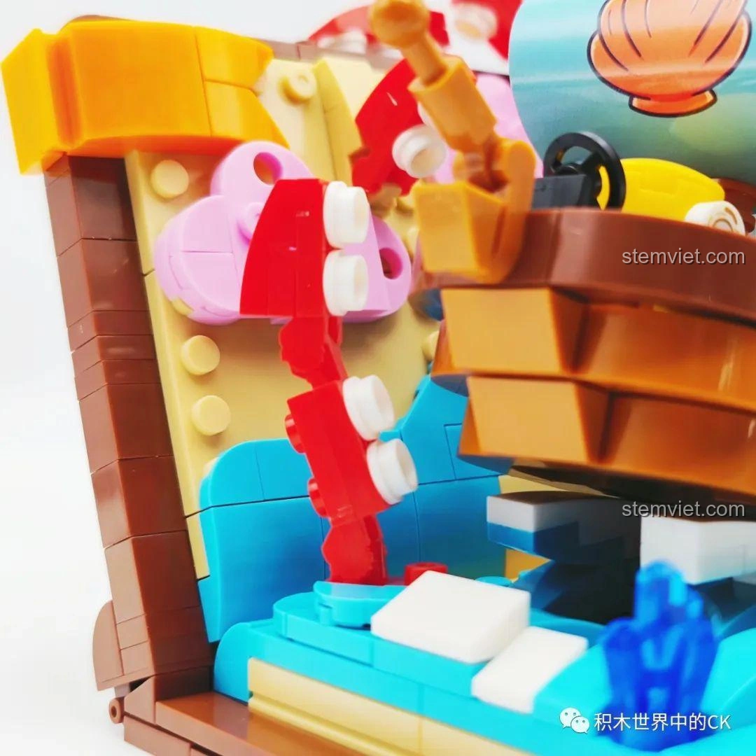 Cận cảnh chi tiết bạch tuộc và các xúc tu của đồ chơi lắp ráp Thuyền buồm phiêu lưu KUYU MOXING KY7069, thể hiện sự tinh xảo trong thiết kế.