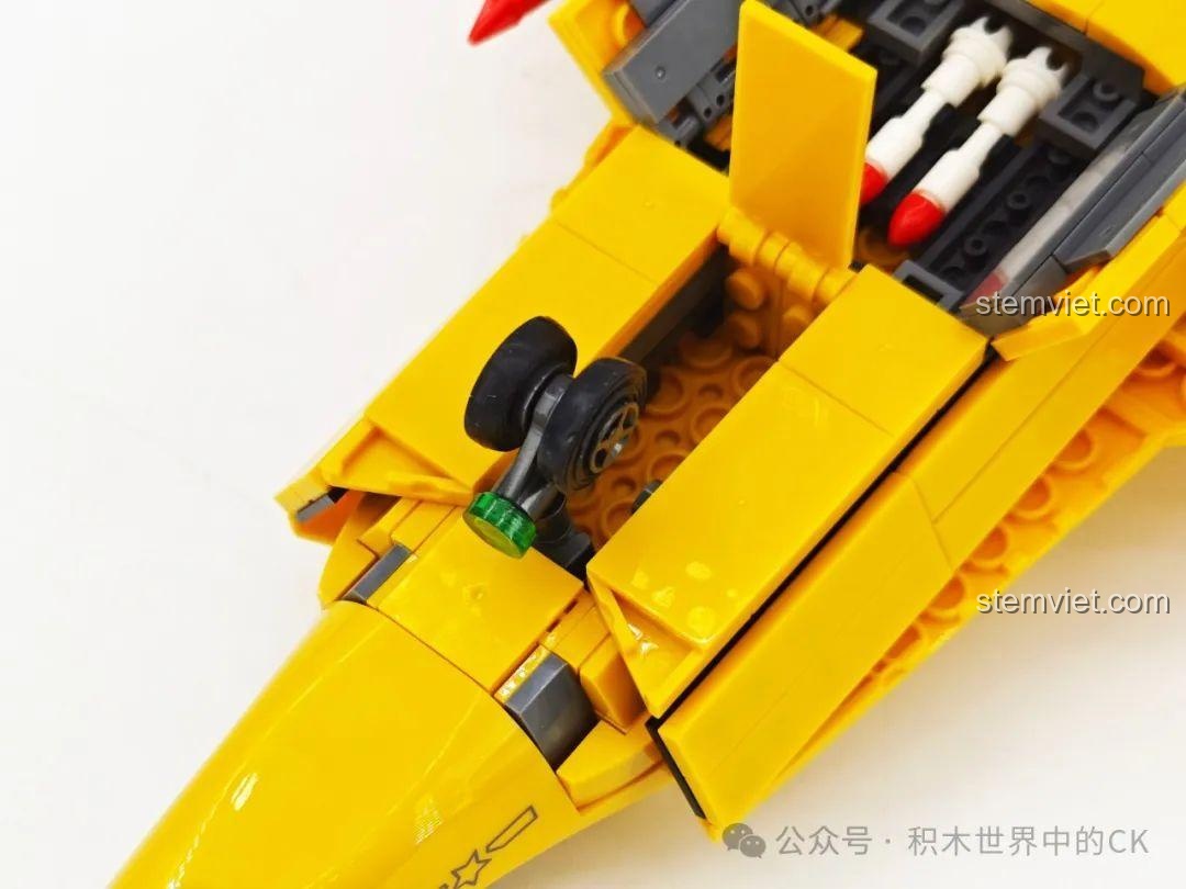 Cận cảnh chi tiết bánh đáp phía trước của mô hình máy bay chiến đấu J-35 SEMBO 202254.