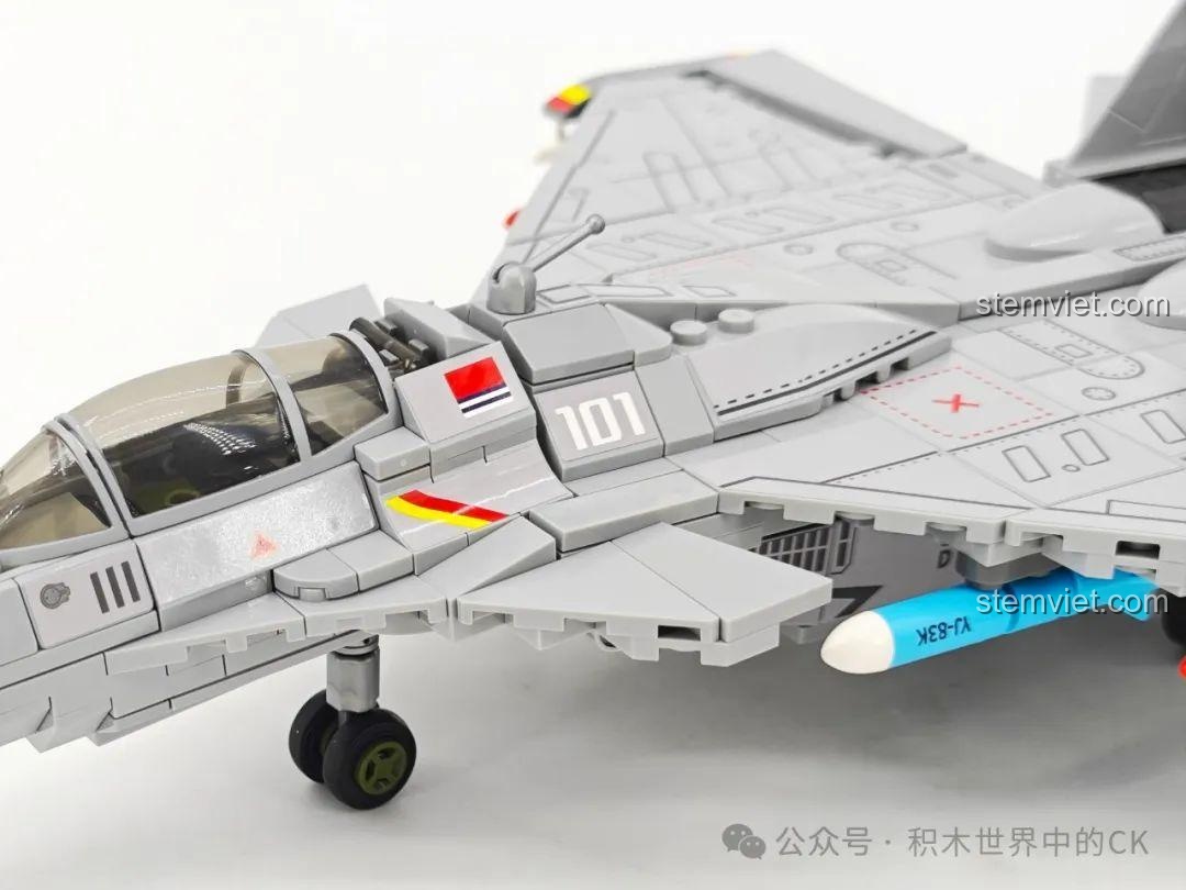 Cận cảnh buồng lái và thân của tiêm kích J-15, đánh giá chi tiết bộ xếp hình Máy bay chiến đấu J-15.