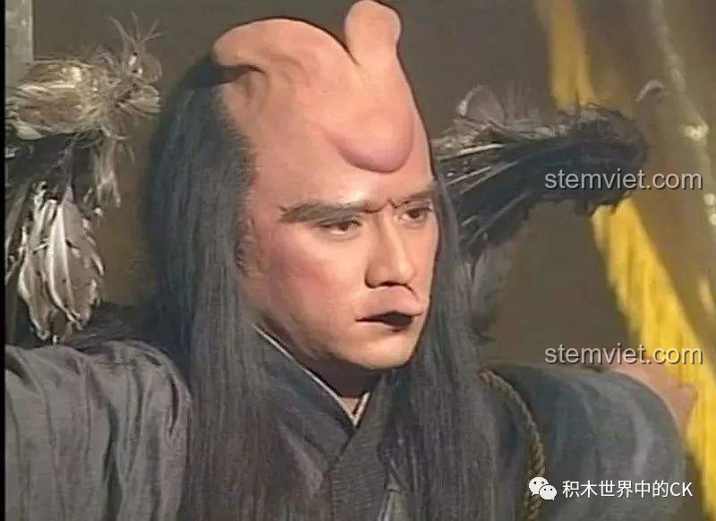 Cận cảnh khuôn mặt mô hình Dương Tiễn Zhegao QL2302, với con mắt thứ ba và biểu cảm nghiêm nghị.