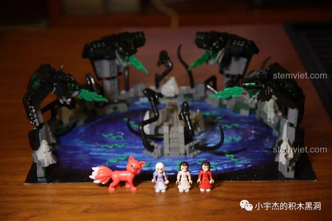 Cận cảnh các minifigures và Cửu Vĩ Hồ trong bộ xếp hình Tam Sinh Thế Chẩm Thượng Thư: Xà Trận LE-J923.