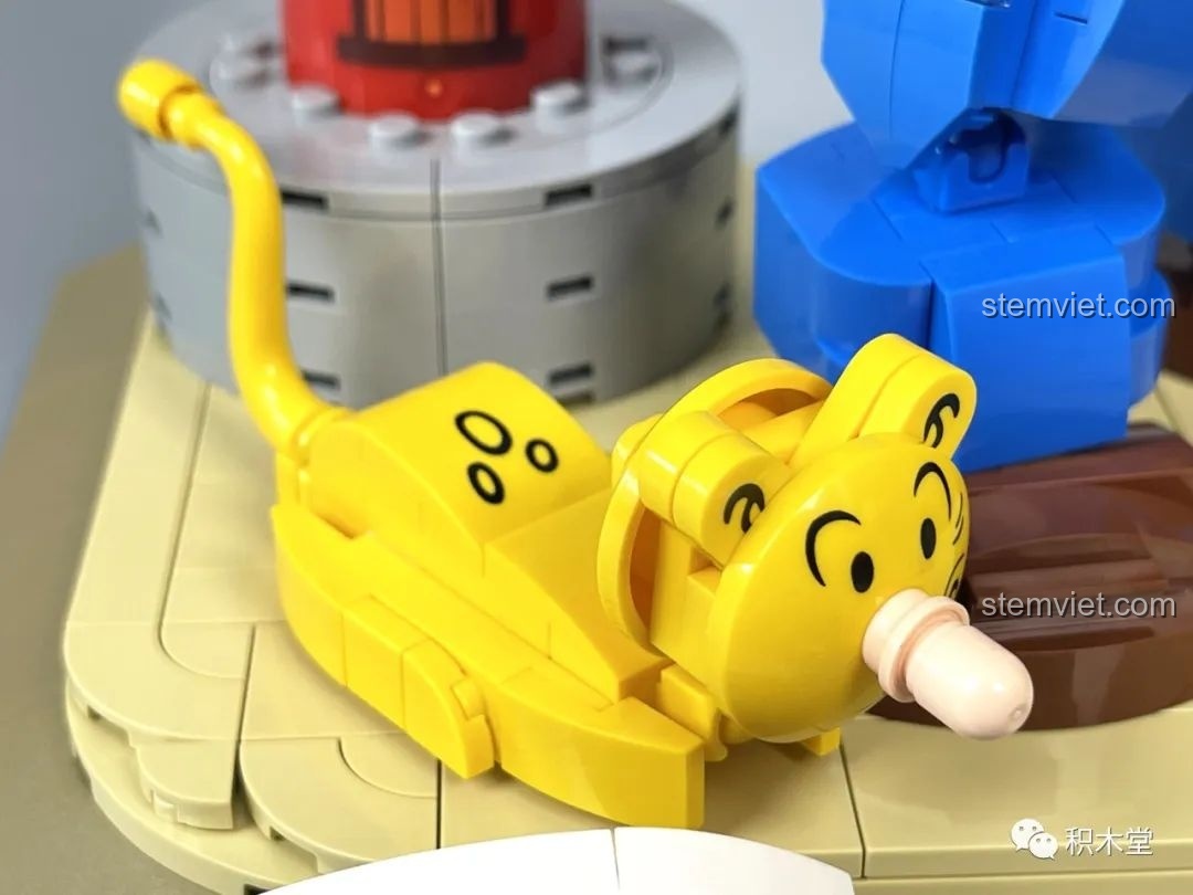 Cận cảnh nhân vật Jeep trong bộ lắp ráp Pantasy 86401 Thủy thủ Popeye, một chi tiết thú vị.