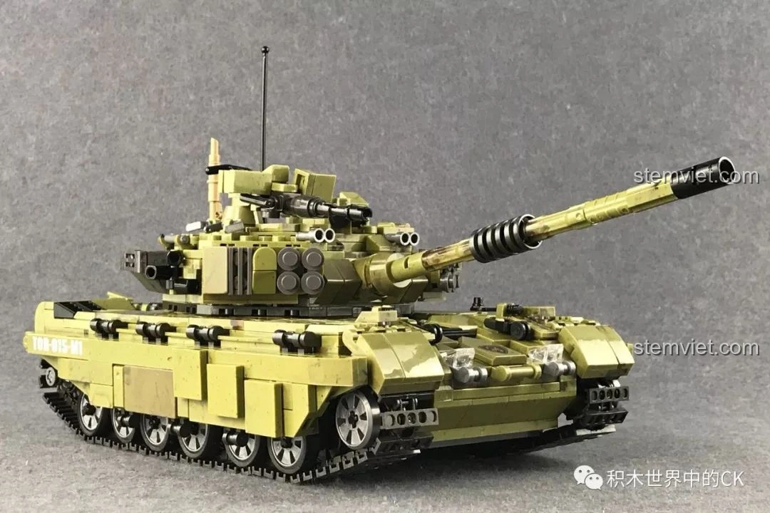 Cận cảnh khẩu pháo chính của mô hình xe tăng Thiên Hổ Scorpio Tiger XB-06015, hiển thị chi tiết nòng súng và lò xo.