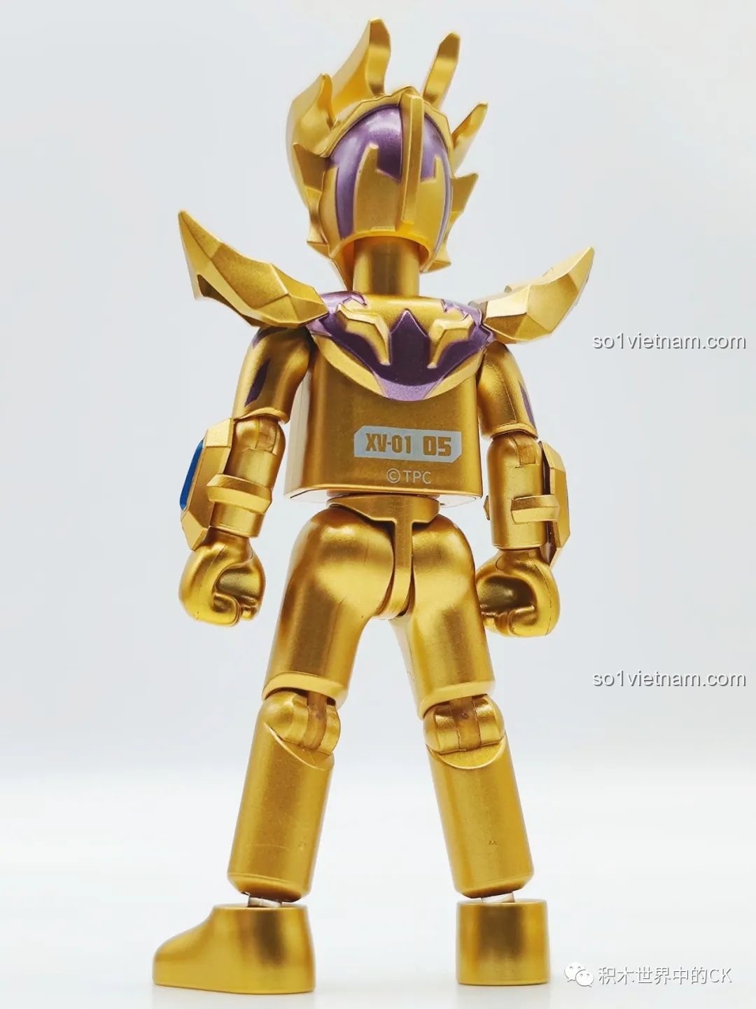 Cận cảnh các phụ kiện vũ khí của nhân vật Ultraman trong Bộ Sưu Tập Ultraman 2023.