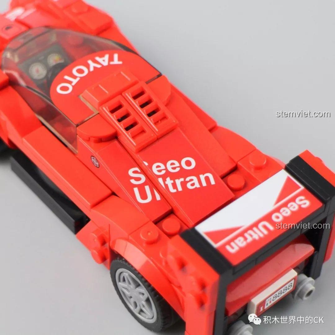 Cận cảnh các sticker trên thân xe Toyota GT-One SEMBO 607032, chi tiết và sắc nét.