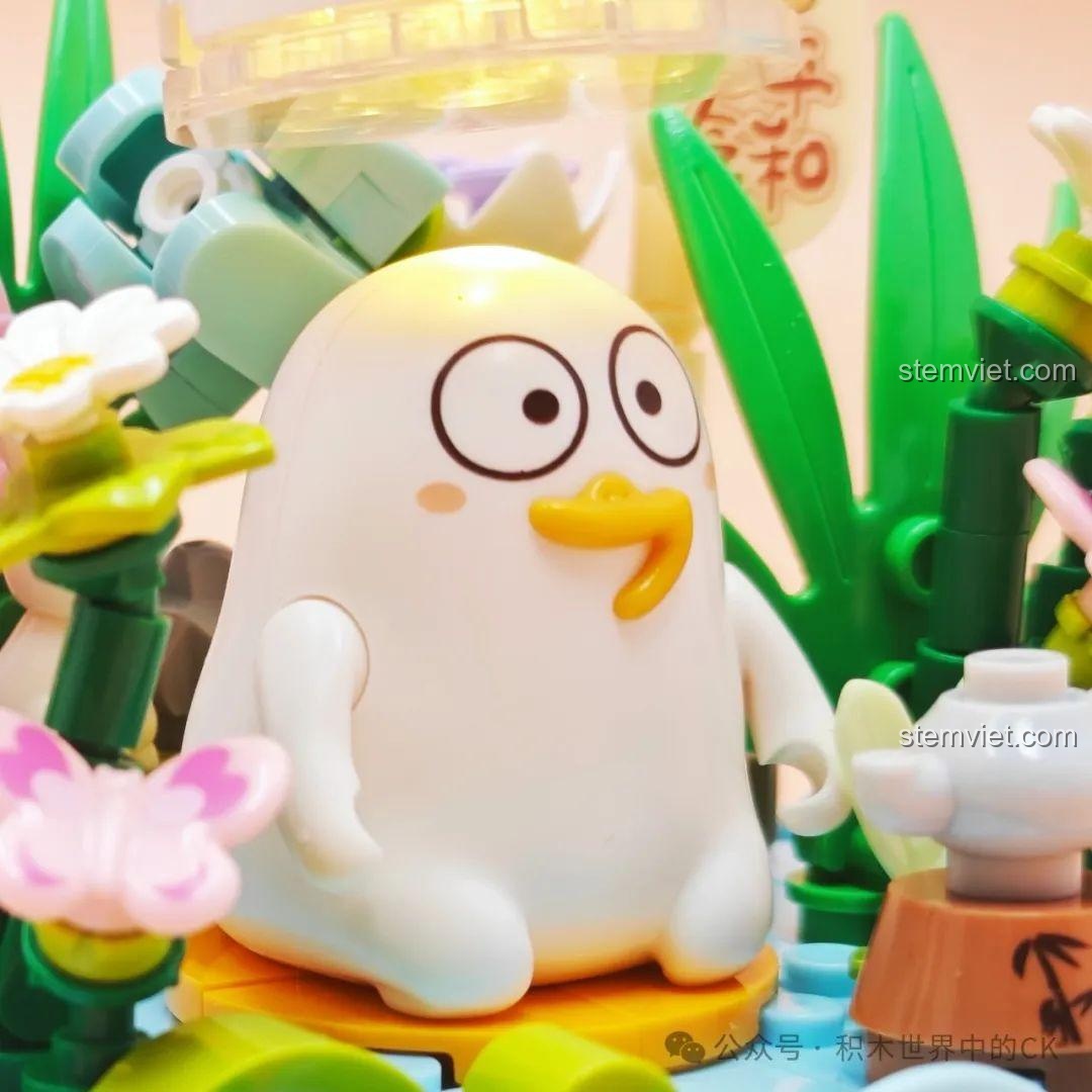 Cận cảnh gương mặt của nhân vật Tiểu Lưu Vịt trong bộ SEMBO 612026, thể hiện sự ngạc nhiên và đáng yêu.