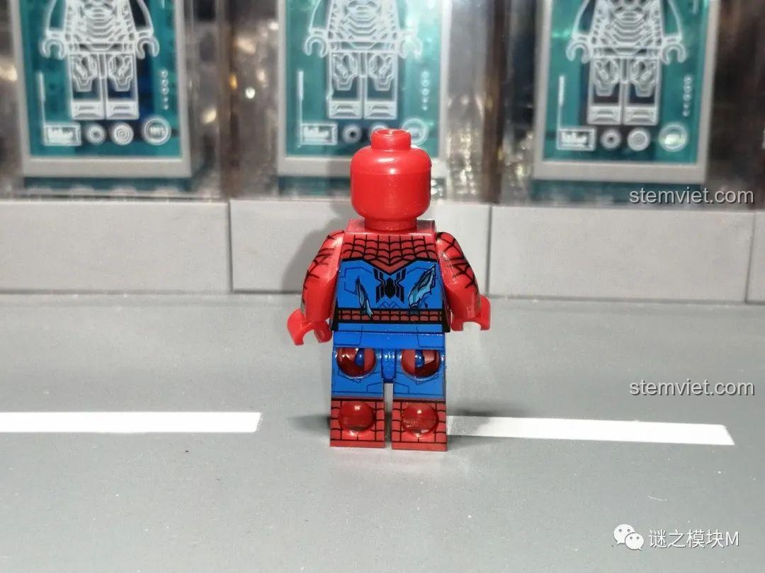 Cận cảnh minifigure Zombie Spider-Man trong bộ WM6132.