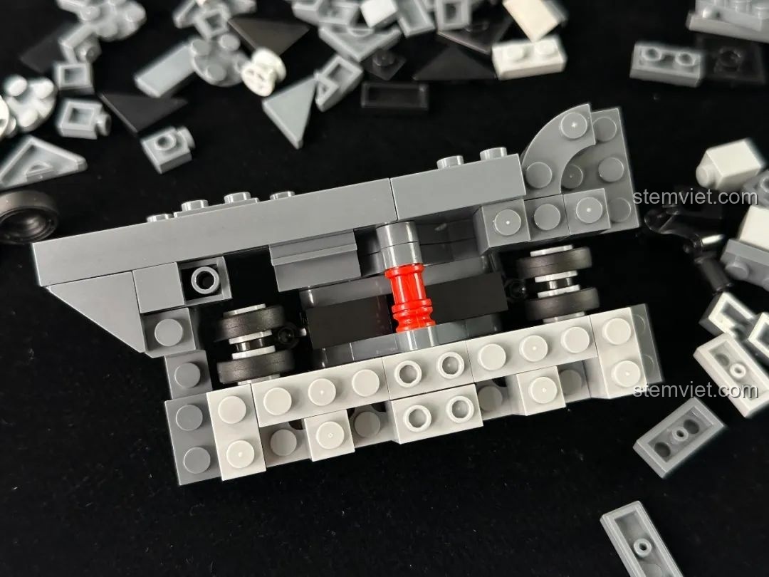 Hệ thống càng đáp sau đã hoàn thiện của bộ đồ chơi Niềm tự hào không quân Trung Quốc H-20 cho con trai 6 tuổi.