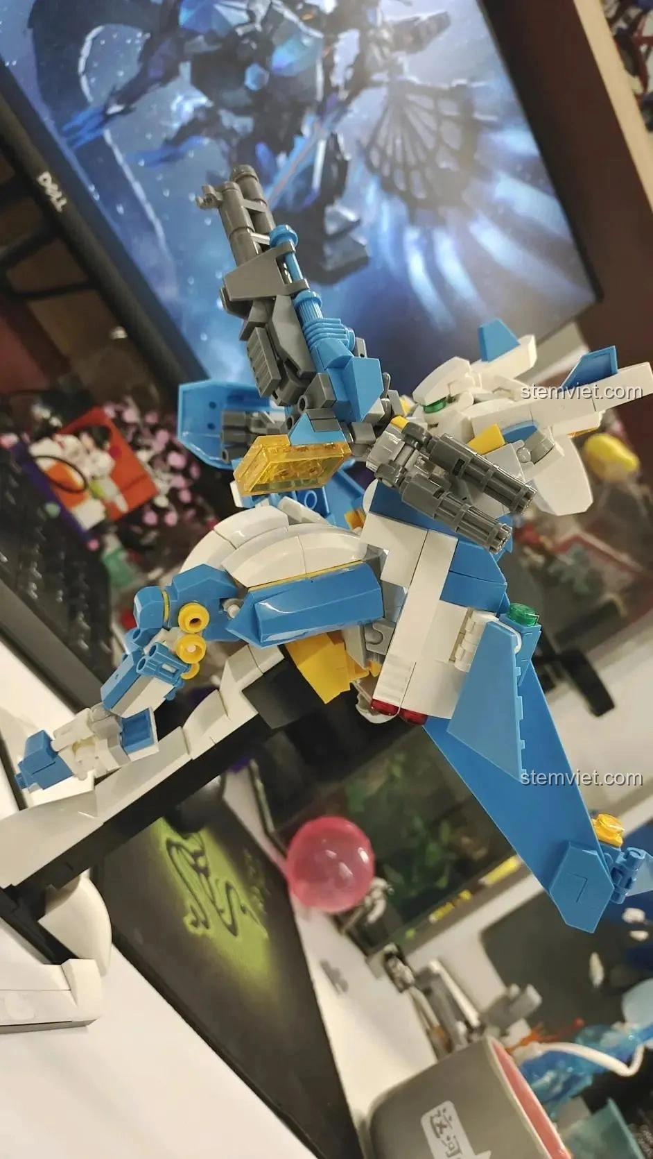 Cánh máy bay của WOMA C0407 Robot Biến Hình Không Trung Bá Vương - Thợ Săn Trời dùng làm chân đỡ.