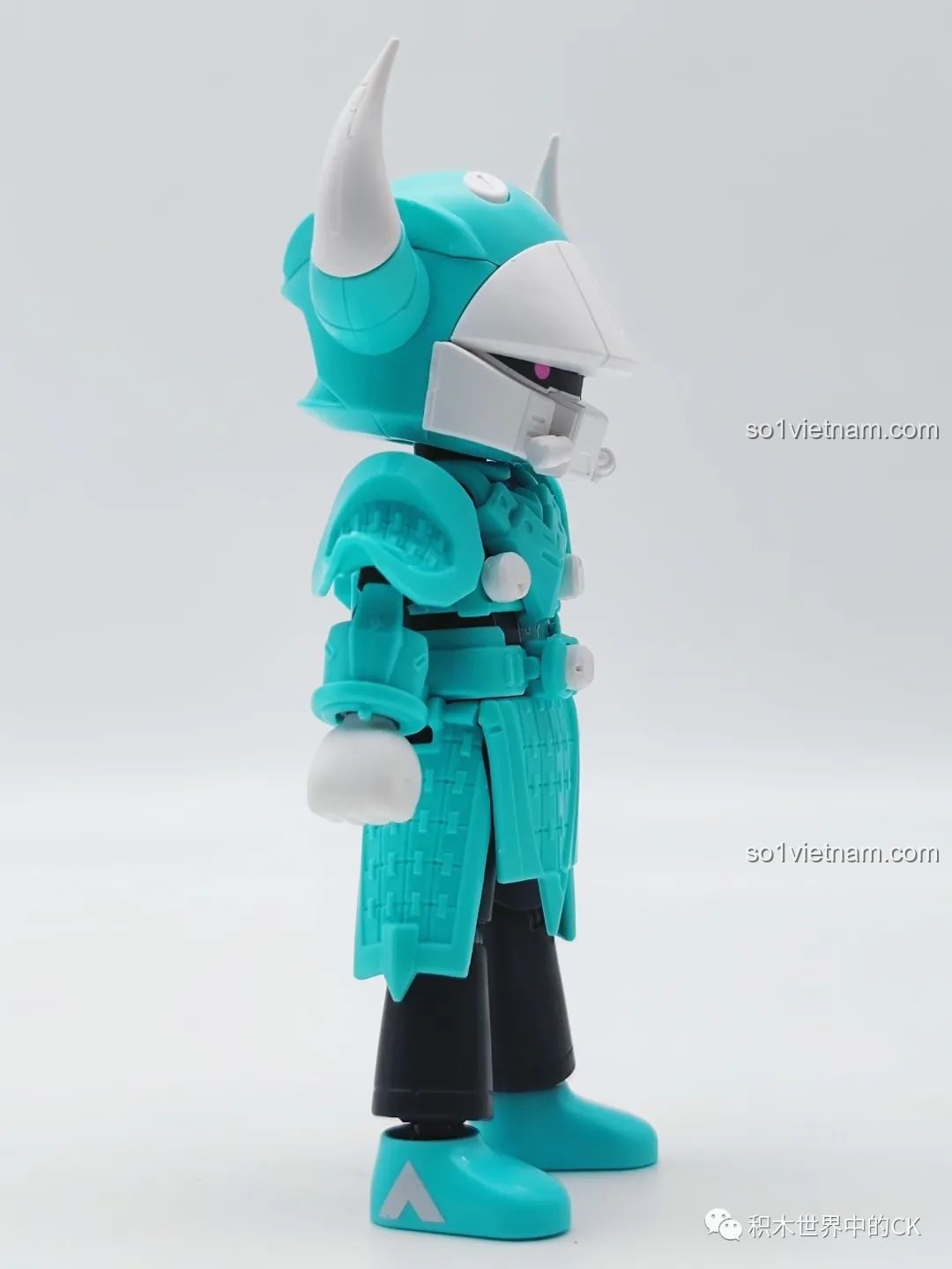 Mặt sau của mô hình Ngưu Ma Vương Ngưu Đại Chiến Đấu đã lắp ráp
