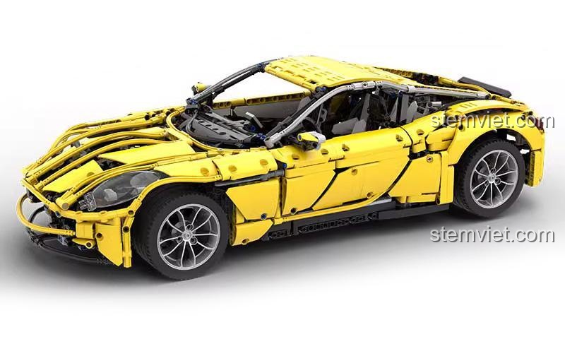 Mô hình Aston Martin DB11 màu vàng sau khi lắp ráp, đồ chơi mô hình Siêu xe Aston Martin DB11 chân thực, thiết kế đỉnh cao, dành cho con trai 14 tuổi.