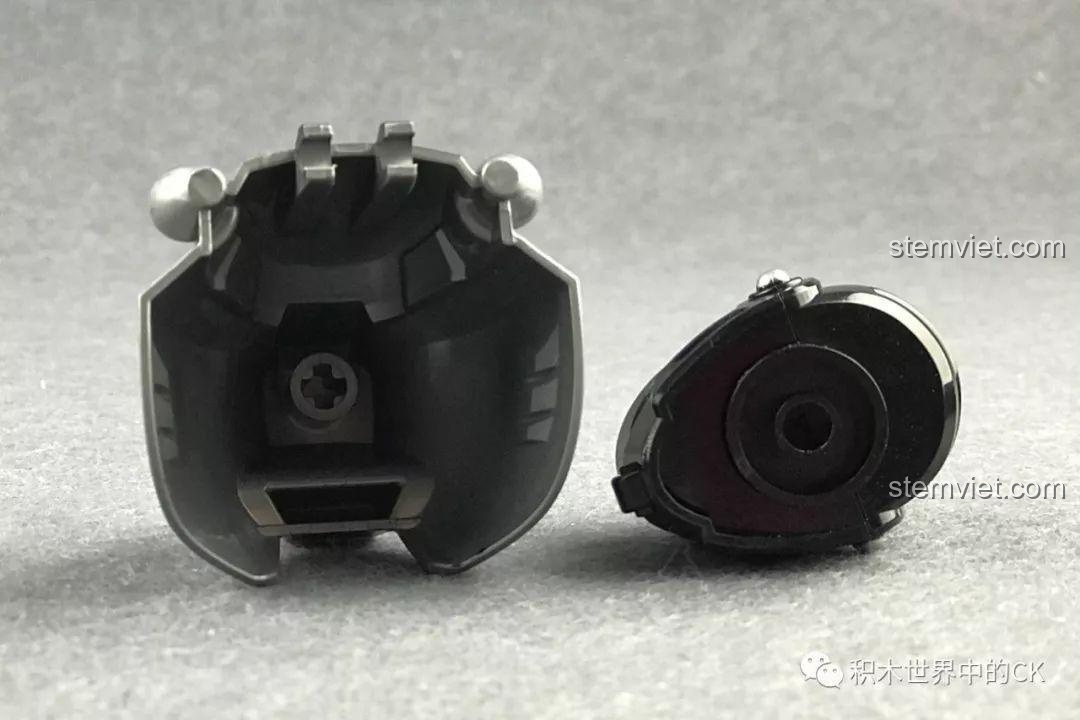 Cấu trúc bên trong của các chi tiết đầu robot, cho thấy sự phức tạp trong thiết kế của bộ QMAN 3605.