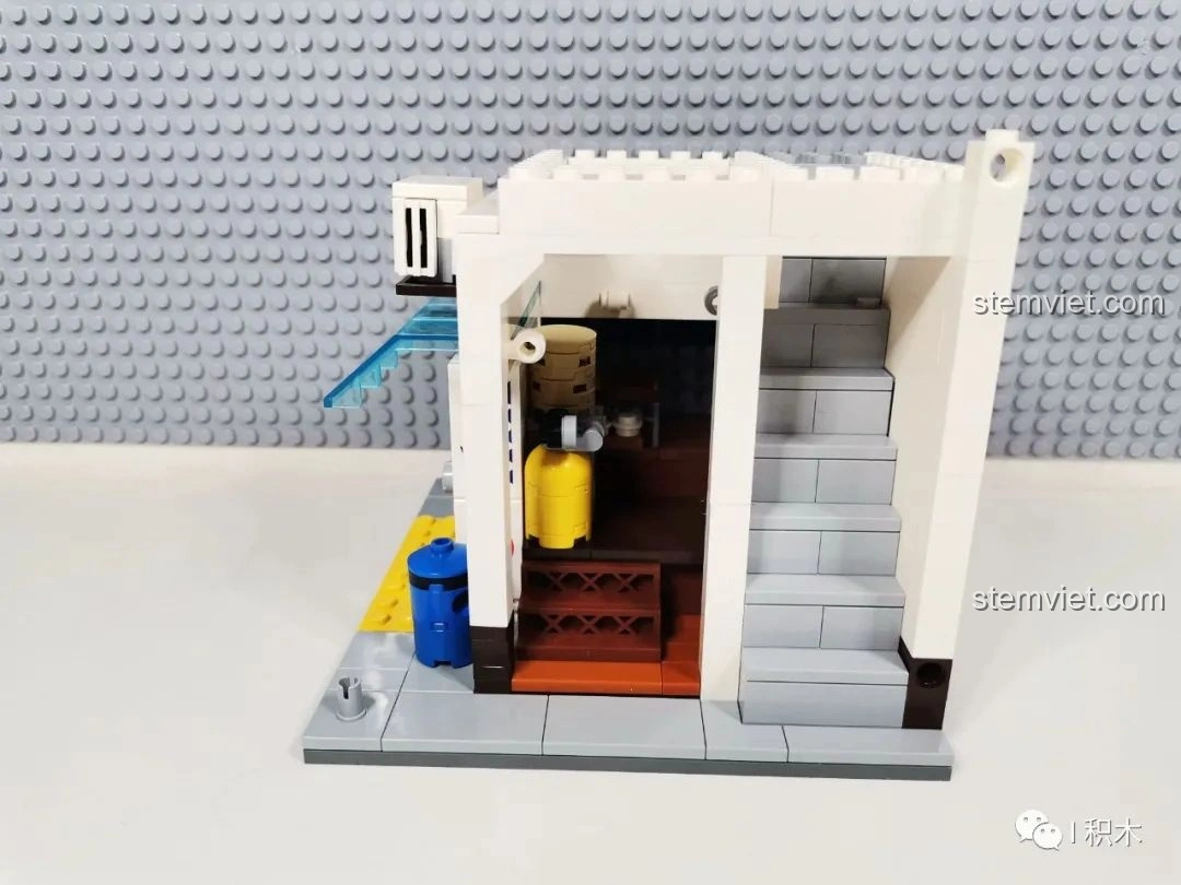 Cấu trúc mặt sau của mô hình CaDA C66006 Nhà Bánh Bao Nhật Bản