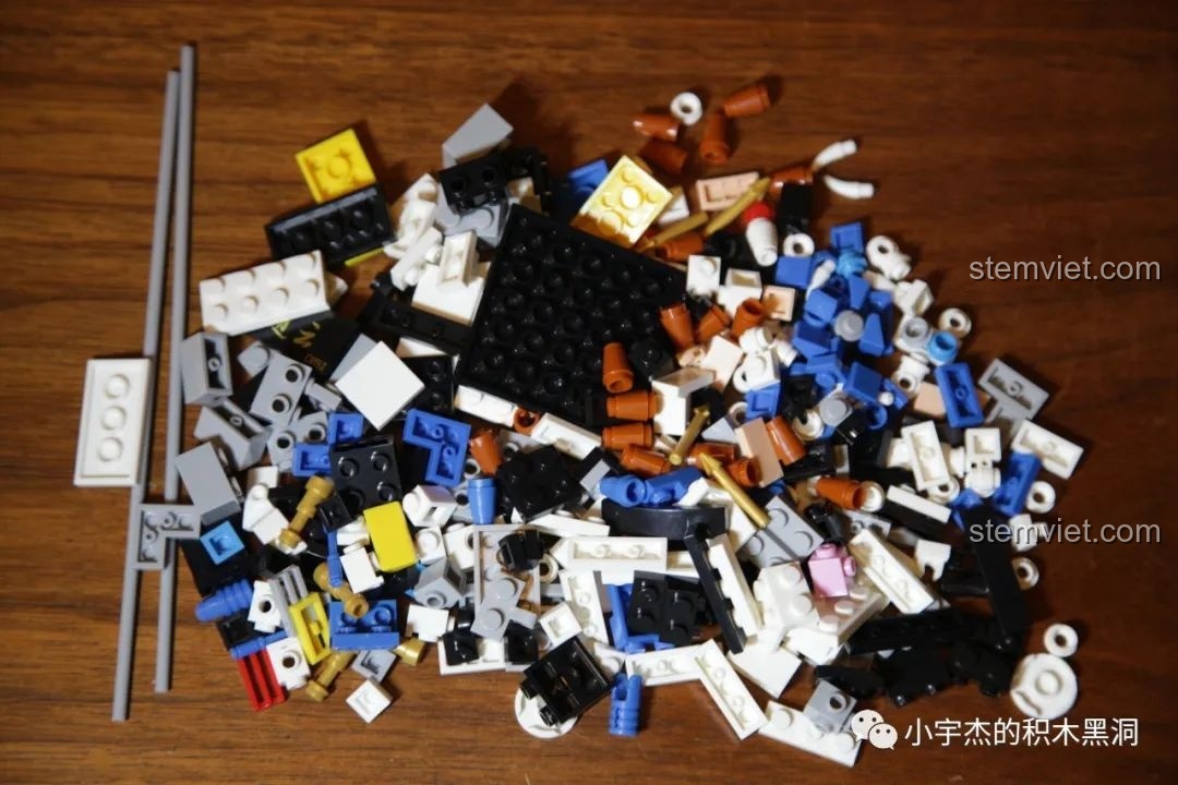 Cận cảnh tờ decal dán của mô hình CAYI 10023 Triệu Vân, xác nhận lỗi mã số 10021 của Mã Siêu.