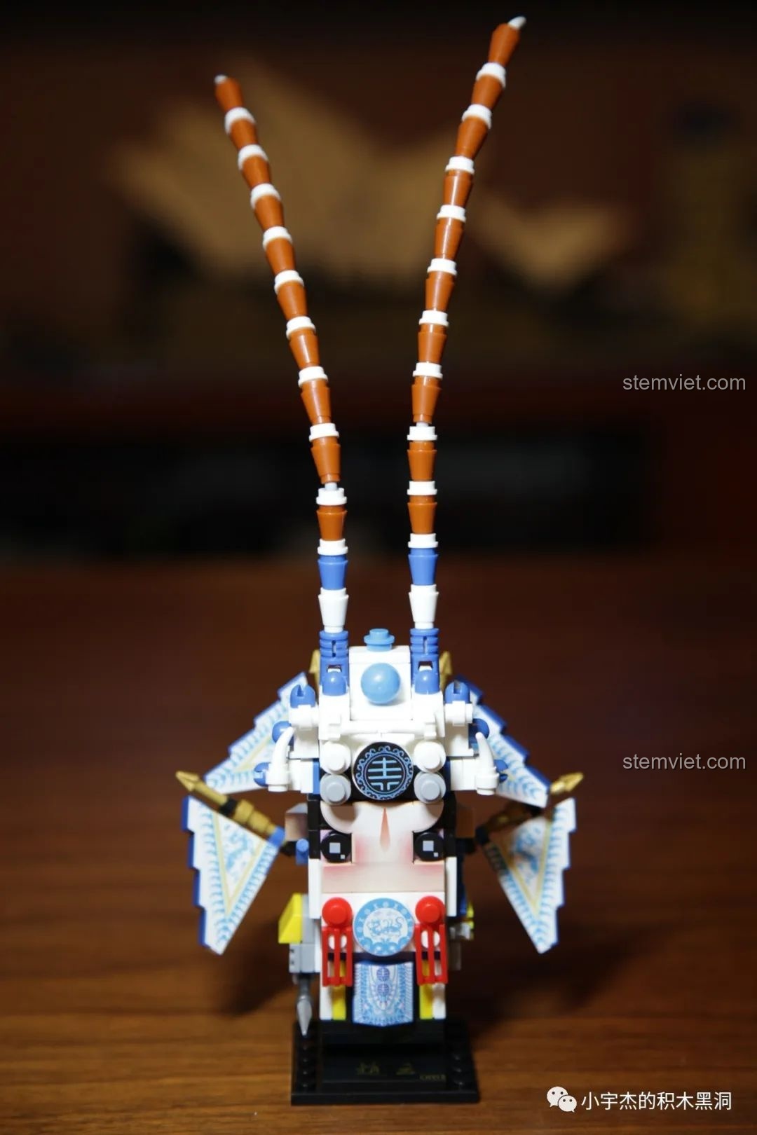 Các mảnh ghép của mô hình CAYI 10023 Triệu Vân được đổ ra, sẵn sàng cho quá trình lắp ráp.