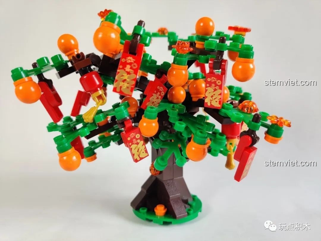 Mô hình cây phát tài hoàn chỉnh với nhiều chi tiết trang trí.