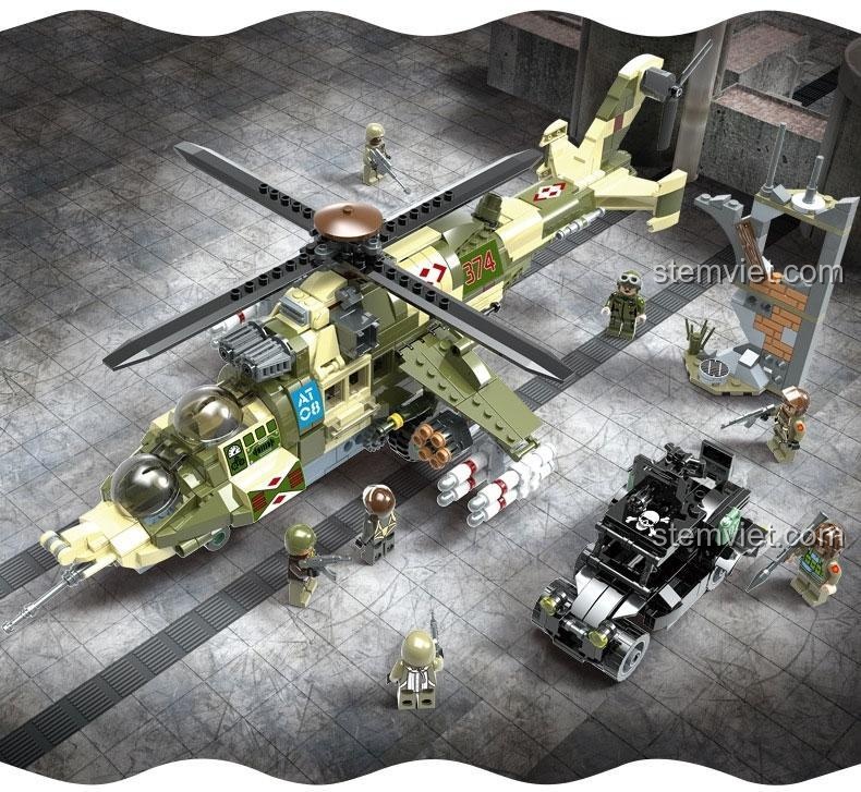 Mô hình trực thăng quân sự Mi-24 và xe bọc thép từ bộ đồ chơi CAYI 2011, bao gồm 7 minifigures.