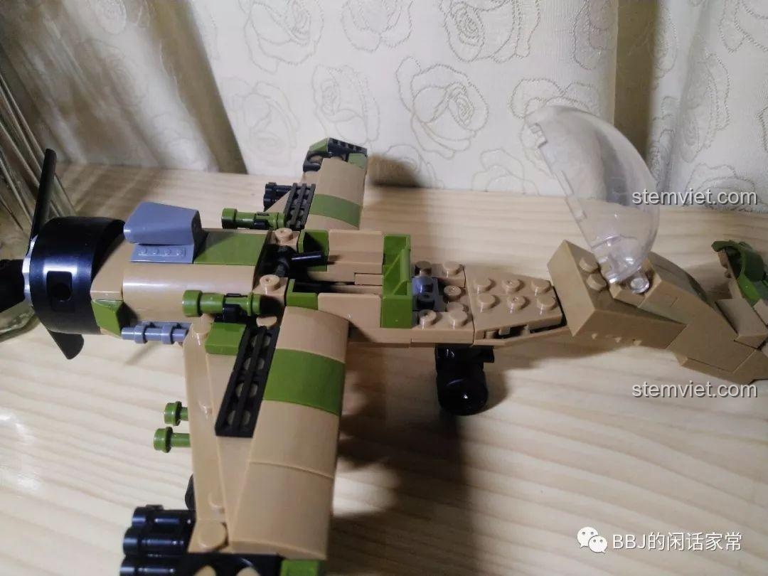 Phần thân và buồng lái của máy bay CAYI 2205 cho thấy các điểm kết nối đơn giản.