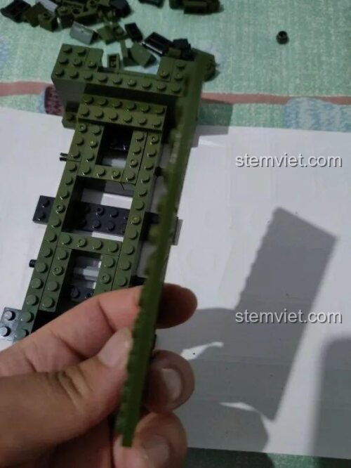 Hộp sản phẩm bộ lắp ráp CAYI 2282 Xe Tên Lửa Đạn Đạo Đông Phong-17, đồ chơi mô hình quân sự cho bé trai 6 tuổi, giá tốt