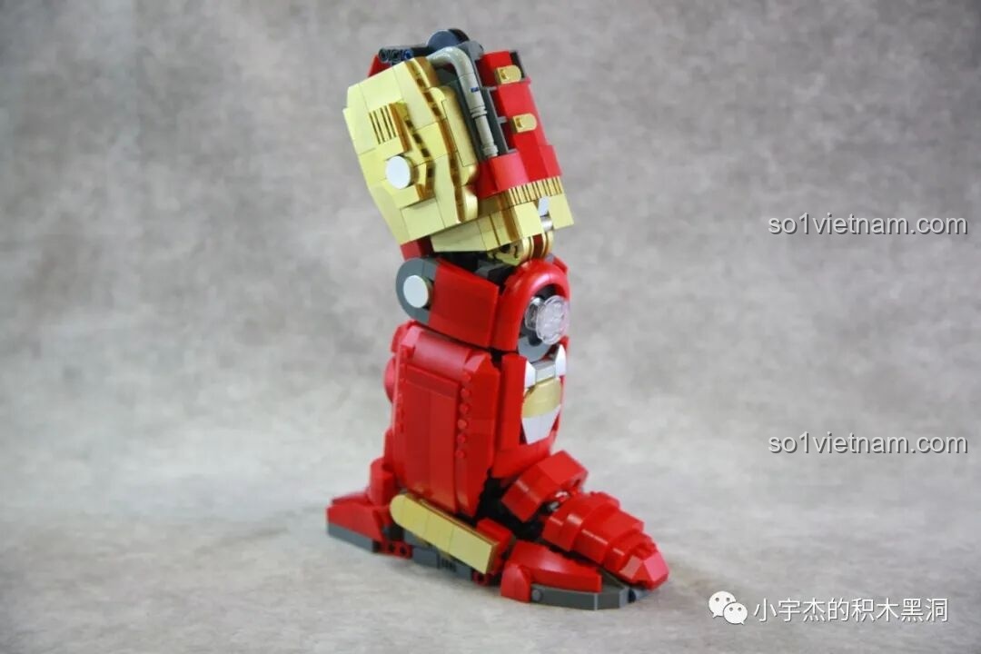 Phần hỗ trợ phía sau chân của Giáp Chống Hulk MK44 KBOX V5004 có thể điều chỉnh linh hoạt.