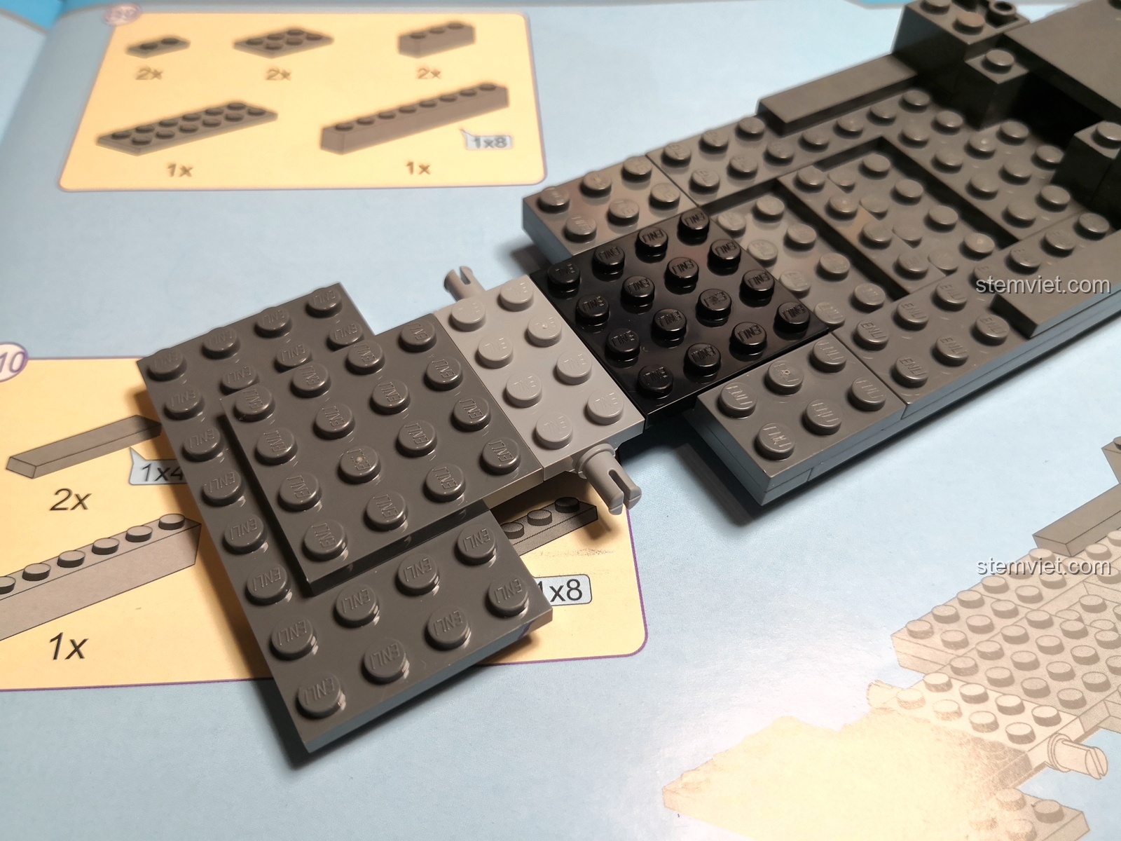 Cận cảnh chi tiết gạch lắp ráp của bộ QMAN 2809, cho thấy chất lượng nhựa và độ hoàn thiện bề mặt.