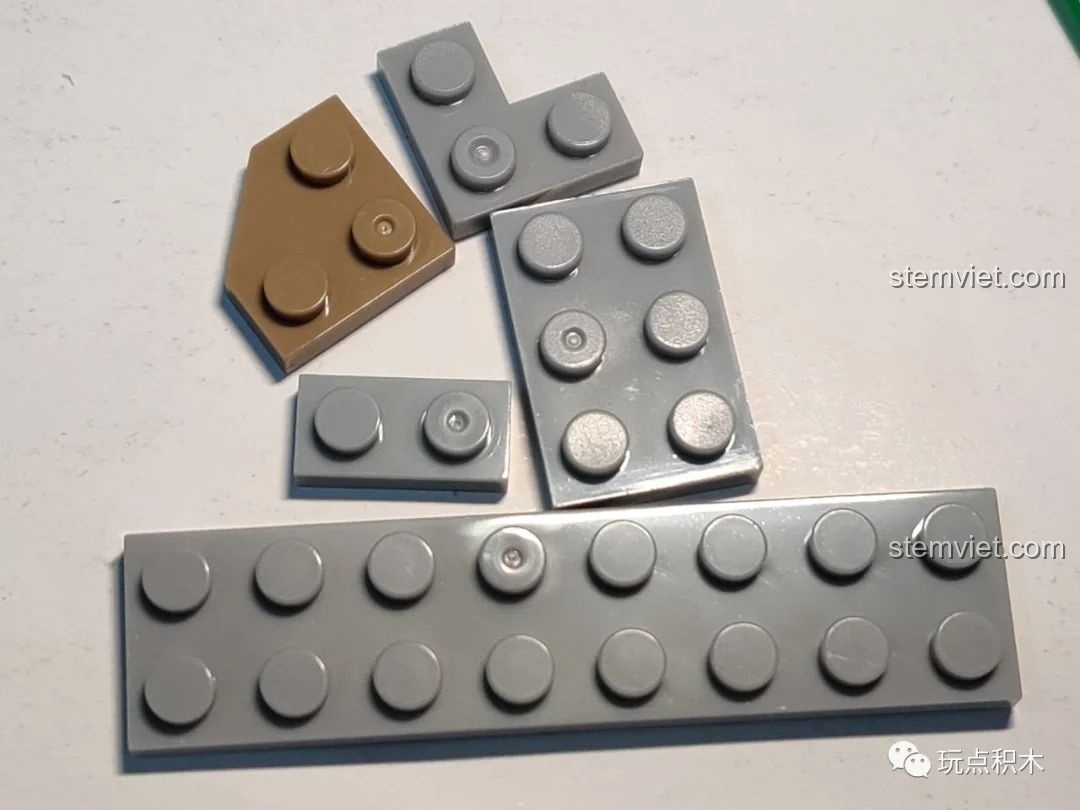 Cận cảnh các mảnh gạch của WOMA C9123, cho thấy bề mặt và các điểm lõm nhỏ từ khuôn đúc.