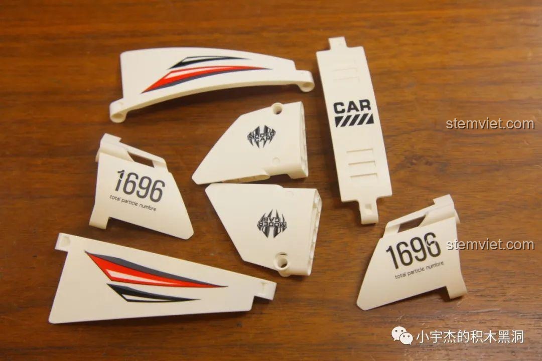 Cận cảnh các tấm panel thân vỏ của xe BrickCool KC010 với các họa tiết được in chất lượng cao.