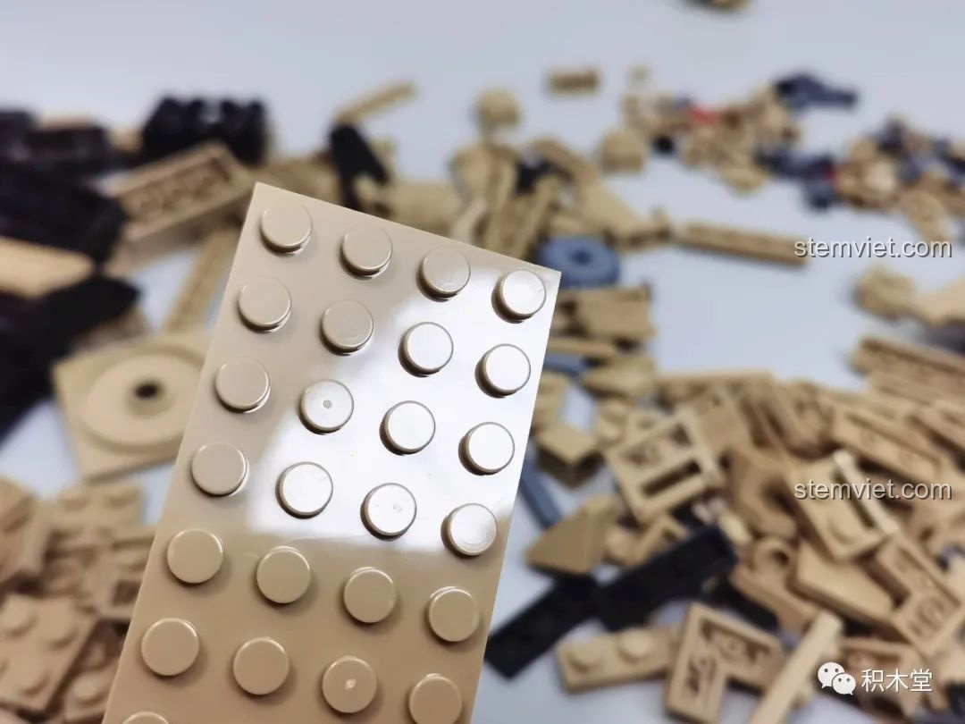 Cận cảnh chất lượng mảnh ghép của bộ đồ chơi Hệ thống phòng không di động M983 Panlos Brick giá rẻ.